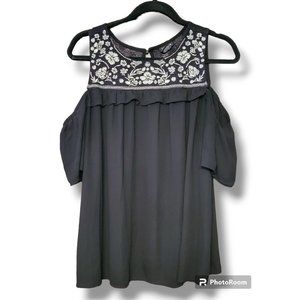 Torrid Black/White Embroidered Floral Cold Shoulder Blouse - 0